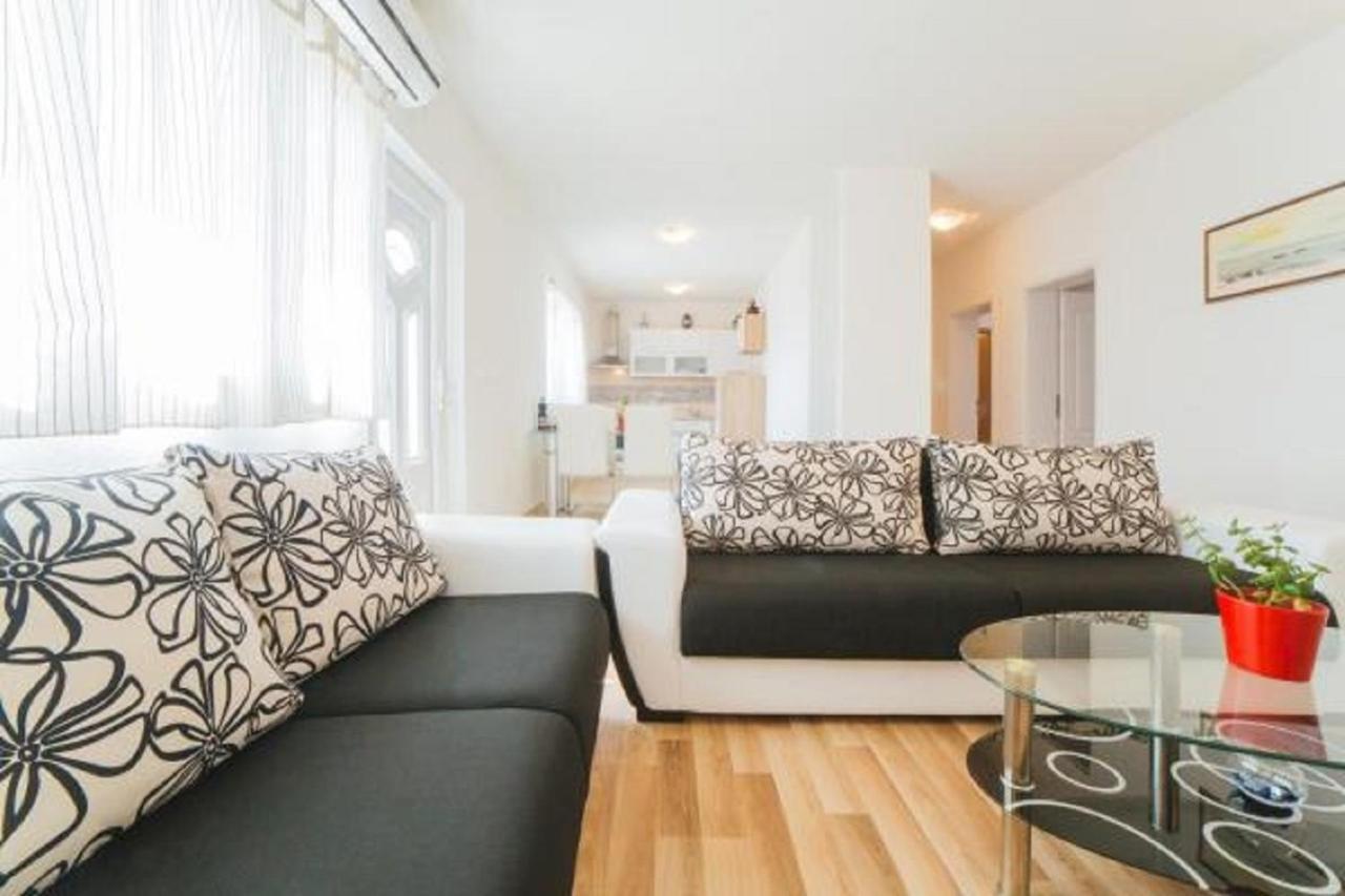 Chiara Apartment *